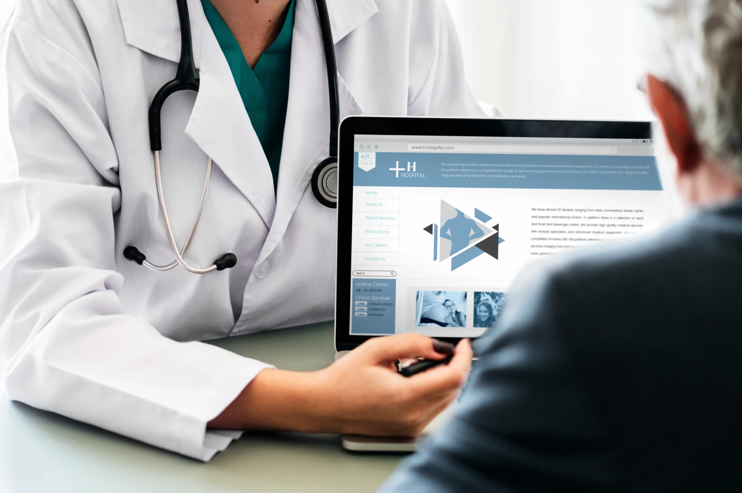 doctor-suggesting-hospital-program-patient
